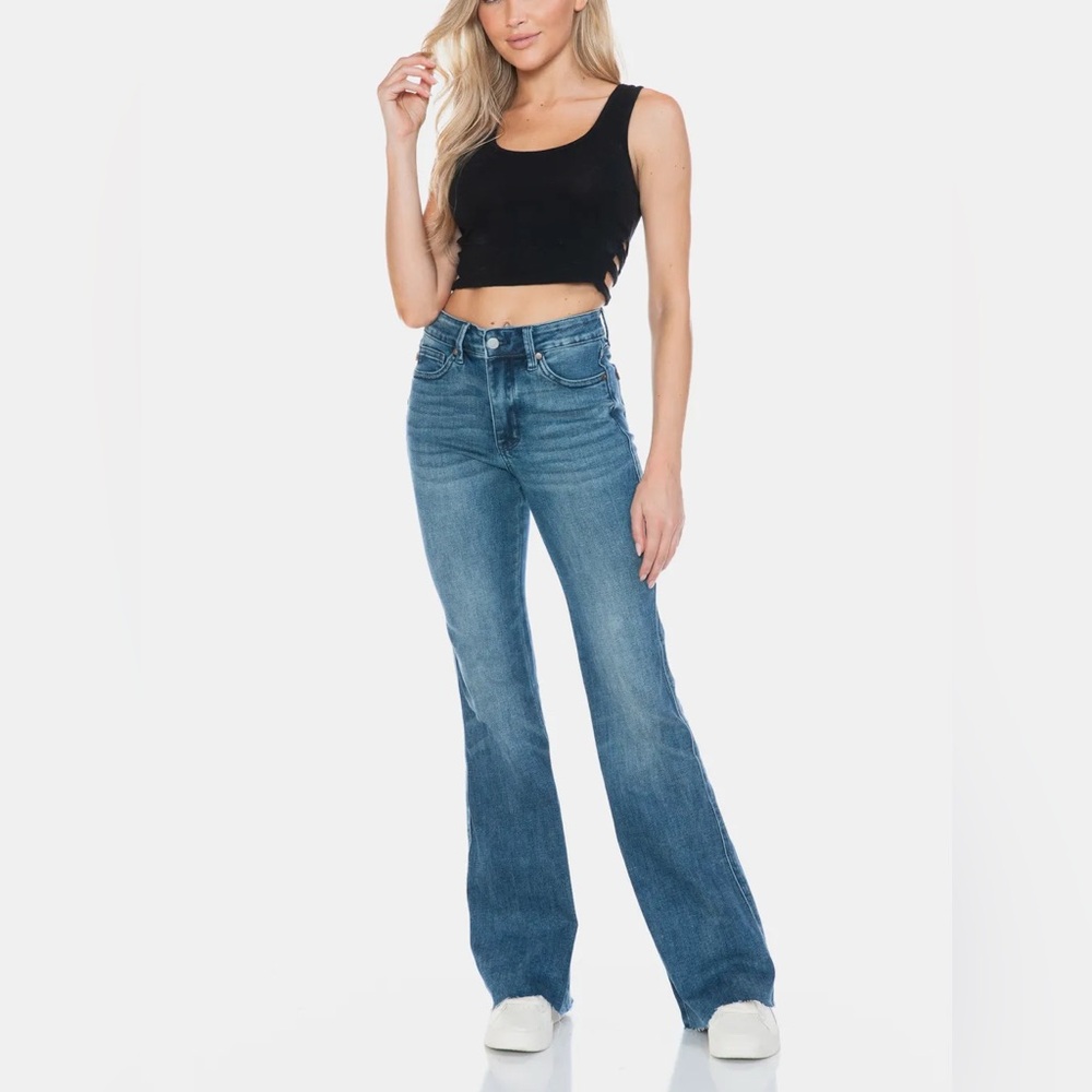 JUDY BLUE TUMMY CONTROL RAW HEM FLARE JEANS ❤️NWT❤️IN STORES❤️